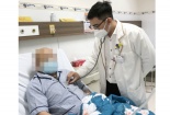 Khó thở, rối loạn tri giác sau khi uống rượu không rõ loại và nguồn gốc