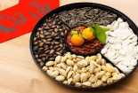Lựa chọn và bảo quản các loại hạt khô an toàn trong ngày Tết