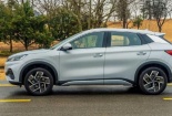 Crossover chạy điện giá 478 triệu trang bị hiện đại: Đối thủ Mazda CX-5 lo sợ?