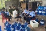 Phát hiện cơ sở sản xuất nước tinh khiết giả mạo nhiều nhãn hiệu, rượu không rõ nguồn gốc