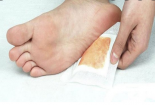 Chuyên gia khuyến cáo: Không nên tin lời quảng cáo về miếng dán thải độc chân