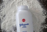 Johnson & Johnson sẽ dừng bán phấn rôm trẻ em có bột talc trên toàn cầu vào năm 2023
