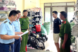 Thu giữ lượng lớn quần áo trẻ em không rõ nguồn gốc xuất xứ