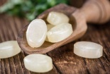 Trẻ có nguy cơ ngộ độc, thậm chí tử vong do ăn nhầm loại thuốc ho giống kẹo