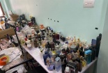 Tạm giữ hơn 1.000 lọ nước hoa không rõ nguồn gốc tại một tổng kho Hà Nội
