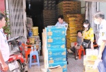 An Giang: Phát hiện và tạm giữ gần 2.000 lon sữa đặc, kem đặc có đường đã quá hạn sử dụng