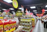Hàng hóa phục vụ Tết đa dạng về mẫu mã, chủng loại