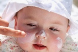 Trẻ em có cần sử dụng kem chống nắng, cách lựa chọn sản phẩm phù hợp và an toàn