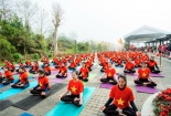 500 Yogi trên khắp cả nước đồng diễn chào mặt trời tại Fansipan