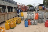 Thu giữ số lượng lớn bình gas có dấu hiệu giả mạo nhãn hiệu tại TP.HCM