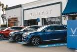 VinFast tiếp tục xuất khẩu 2.500 xe VF 8 sang Mỹ, Canada và châu Âu