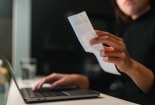 Mỹ cảnh báo: Phần lớn hóa đơn ở các chuỗi cửa hàng và nhà hàng đều chứa hóa chất độc hại
