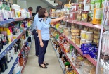 Thu giữ lượng lớn gói rong biển ăn liền, hộp trà sữa không có nhãn phụ bằng tiếng Việt  