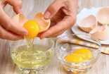 Cẩn trọng khi sử dụng lòng trắng trứng sống làm mặt nạ đắp mặt