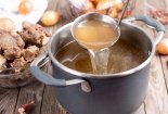 Trào lưu sử dụng nước hầm xương để giảm cân, chuyên gia khuyến cáo gì?