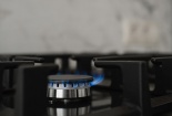Bình ga mini bất ngờ phát nổ khi bật bếp nấu ăn khiến người phụ nữ bị bỏng nặng