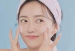 Bác sĩ chỉ cách lựa chọn sữa rửa mặt cho làn da nhạy cảm