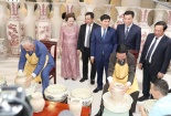 Chủ tịch nước Võ Văn Thưởng cùng Tổng thống Kazakhstan thử làm gốm Chu Đậu