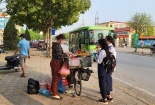 Thức ăn đường phố: Rẻ, tiện nhưng liệu có an toàn?