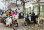 Hàng giả, không rõ nguồn gốc bày bán tràn lan ven các khu công nghiệp tại Bắc Giang