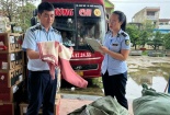Quảng Bình: Phát hiện ô tô khách chở hơn 6.000 sản phẩm hàng hóa nhập lậu