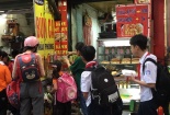 Cần tránh ăn ‘kẹo lạ’ nguồn gốc không rõ ràng bán tràn lan