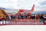 Tàu bay mang biểu tượng Du lịch TP.Hồ Chí Minh đáp xuống Điện Biên