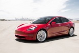 Tesla triệu hồi 2 triệu ô tô do lỗi lái tự động