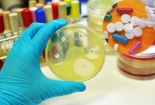 Phát triển loại kháng sinh có khả năng tiêu diệt vi khuẩn kháng thuốc mạnh