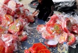 Đột kích thị trấn Thổ Tang, phát hiện hàng nghìn hộp mứt Tết nhái chuẩn bị tuồn ra thị trường