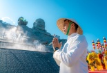 Tôn tượng Bồ Tát Di Lặc trên núi Bà Đen (Tây Ninh) được tạo tác công phu như thế nào?
