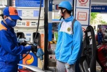 Giá xăng điều chỉnh nhẹ, giá dầu tăng mạnh