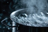 Cách loại bỏ tới 80% hạt vi nhựa trong nước uống hàng ngày