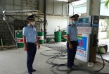 Xử phạt một cửa hàng kinh doanh xăng dầu vi phạm tại Long An 