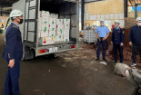 Tiêu hủy lượng lớn mỹ phẩm không đạt chất lượng và táo đỏ, rượu nhập lậu 