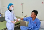 Nhập viện do tiêm thuốc trị đau khớp không đảm bảo vô trùng từ 'thần y' 