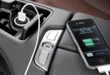 Khuyến cáo không nên sạc pin điện thoại iPhone trên xe ô tô 