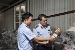 Hà Nội triệt phá xưởng sản xuất 10.000 đôi tất có dấu hiệu giả xuất xứ và nhãn hiệu 