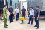Tạm giữ hơn 25 tấn thực phẩm không rõ nguồn gốc xuất xứ tại kho lạnh ở Móng Cái
