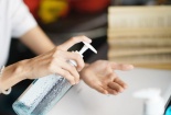 Cảnh báo nước rửa tay chứa lượng vi khuẩn vượt tiêu chuẩn gấp 600 lần