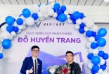 Khách hàng Cà Mau mua VinFast VF 3, bất ngờ trúng thêm xe máy điện Theon S