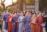 Cuối tuần trẩy hội Bách hoa Bộ hành, thẩm vị đặc sản Tết và mua sắm thả ga ở Hội chợ Mùa Xuân