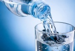 Một chai nước uống phải qua bao nhiêu bước kiểm soát chất lượng?