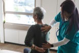Tiêu chuẩn hóa thiết bị cột sống và thay khớp, thúc đẩy đổi mới y tế