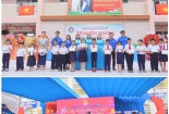 PV GAS tiếp sức học sinh có hoàn cảnh khó khăn đến trường
