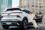 Cabin rộng rãi đi cùng ưu đãi 9%, VF 6 giúp gia đình trẻ thuận lợi lên đời SUV