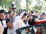 Cận cảnh siêu xe và vợ xinh đẹp của Tuấn Hưng ngày cưới