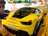 Ngắm chiếc Ferrari 488 14 tỷ của em trai Phan Thành lần đầu 'lướt' trên phố 