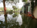 Hà Nội: 5 ngày sau bão số 3, nhiều nhà dân vẫn ngập úng