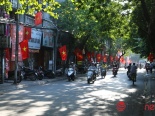 Ngày Quốc khánh 2/9: Phố phường Hà Nội đỏ rực cờ hoa